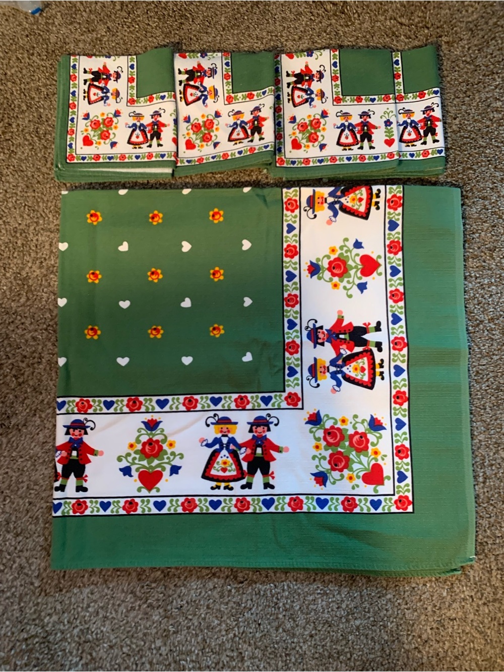 Folk Art Napkin & Tablecloth Set German Dancers European